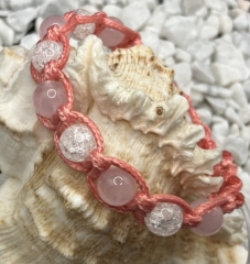 Makramee Armband mit Bergkristall und Rosenquarz Perlen, handgefertigt, rosa