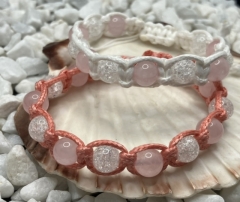 Makramee Armband mit Bergkristall und Rosenquarz Perlen, handgefertigt, rosa