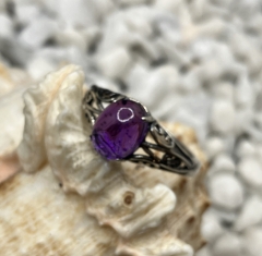 Amethyst Ring (7x9mm)