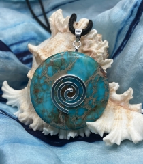 Meeresediment-Jaspis Donut skyblue mit Spiral Spange L